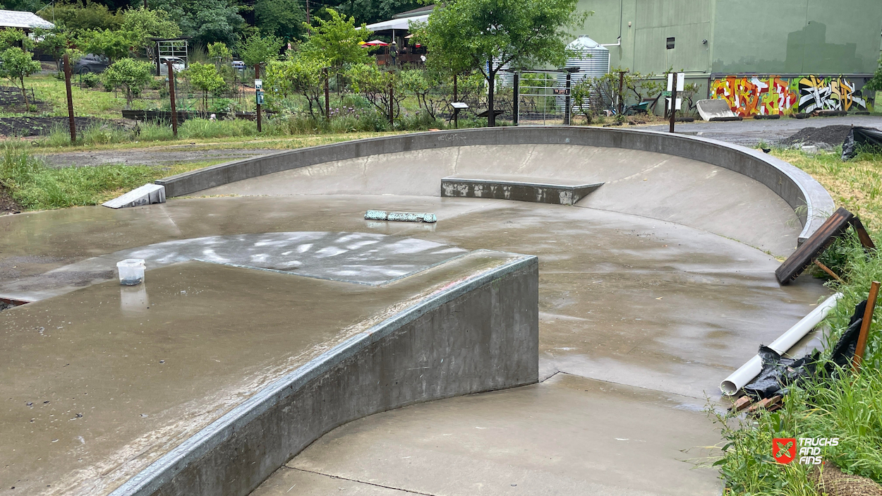 Creekside park skatepark